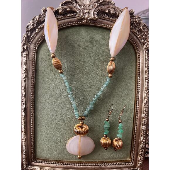 Vintage Mother of Pearl & Aventurine Necklace & Earring Set Statement Jewelry - Picture 1 of 9